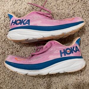 Hoka Clifton 9